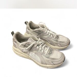 Puma Men's Cream Sneakers